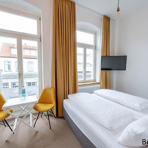 Standard Zimmer mit Kingsize-Bett